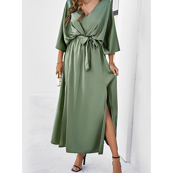 Marlowe Classic V Neck Belted Maxi Dress 1